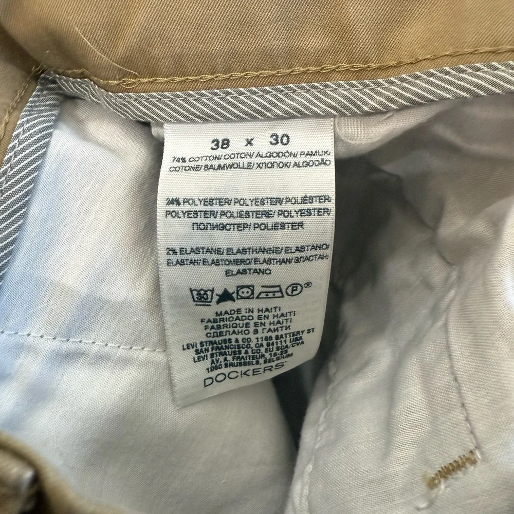 Dockers Men's Khaki Chinos - Picture 8 of 8